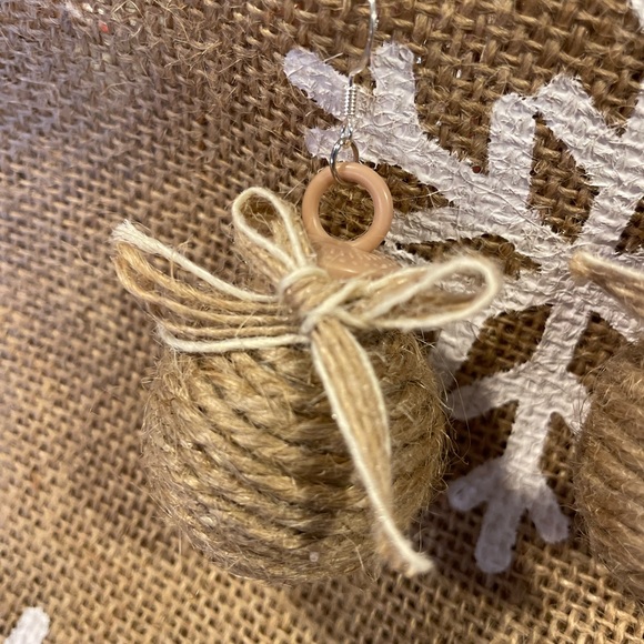 Mini jute twin ornament earrings Christmas - Picture 2 of 3